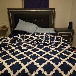 **🌟 For Sale: Queen Size Bedroom Suite - Like New! 🌟**

PRICE DROP