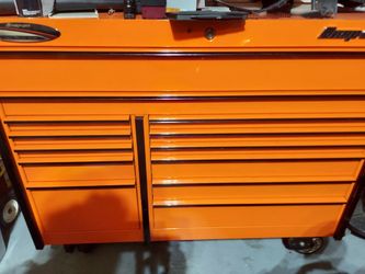 SNAP ON TOOL BOX(Tools not included)Snap-on Rolling Tool Cabinet Orange