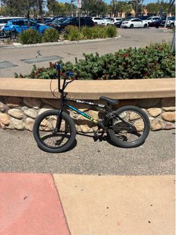 Kink Whip XL 21"TT BMX Bike-Gloss Black