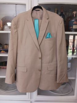 Men's District Worn Once 52 Regular.