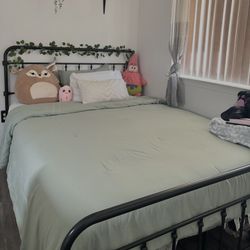 bed frame only good condition queen size