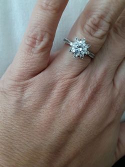 Flower moisanite ring