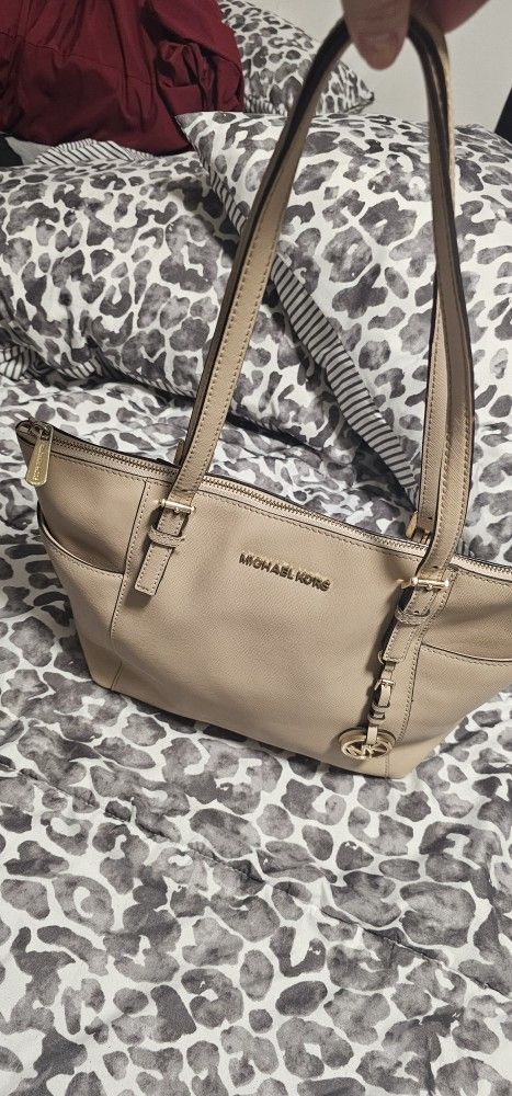 Michael Kors Jet Set Leather Tote – Beige
