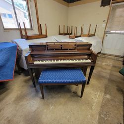 1978 Chickering, 
Beautiful sound,
Pro delivery & tuning INCLUDED!
(PRICE IS NEGOTIABLE)