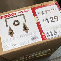 Christmas Decorations Set New In Box