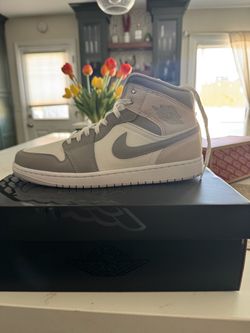 Air Jordan 1 Mid SE size 11