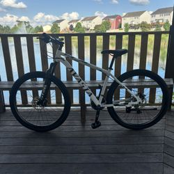 Mountain Bike AVASTA AV300