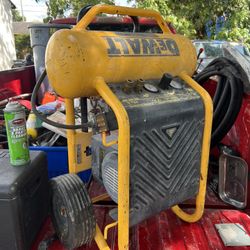 Dewalt portable air compressor 250 psi