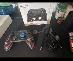 Gamesir cyclone pro 2 controller with lizard skin and thumb grips