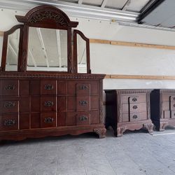 Solid Wood Dresser With Mirror & Nightstand Set