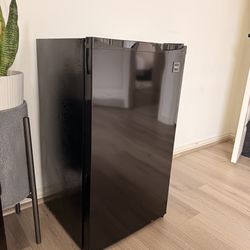 College Mini Fridge - Moving Sale