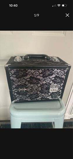Jewelry box with key and custom jewelry