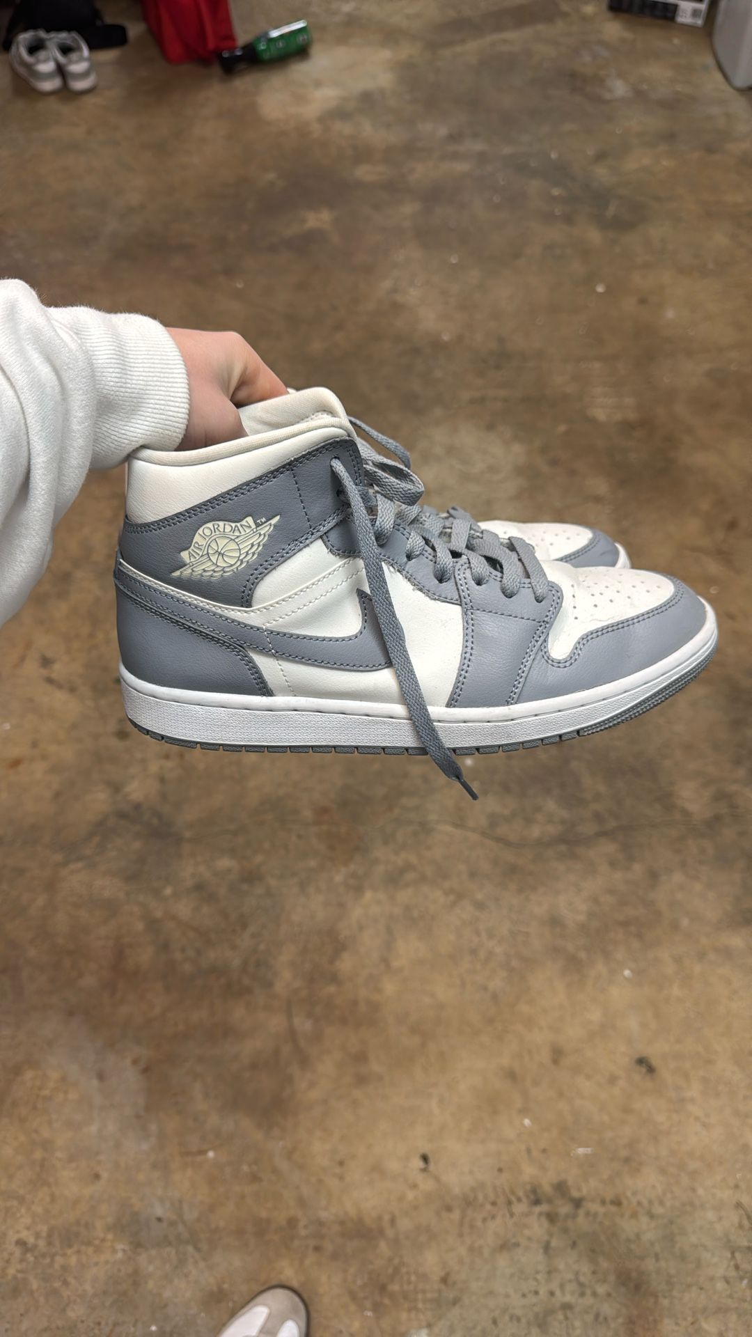 Jordan 1 Mid Women 10.5