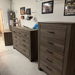 Dressers And Nightstands 