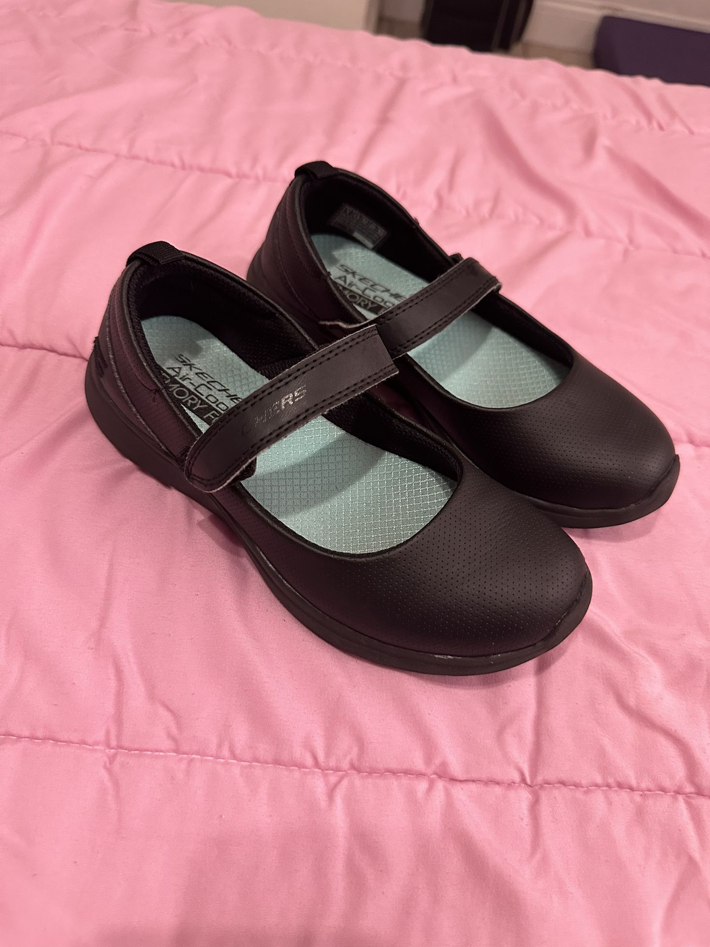 Girls Skechers Size 1