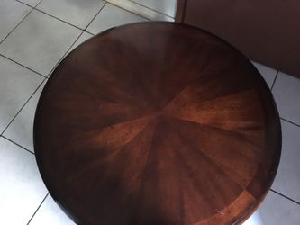 Palmer Hill Round Cocktail Table