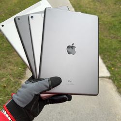iPads 5 / 6 / 8 / Pro