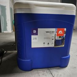 Igloo Ice Cube 60Qt Wheeled Cooler