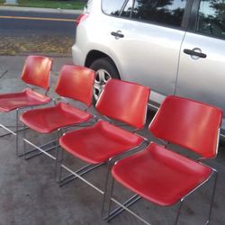 4 Hermosas  Sillas En Muy Buenas Condiciones