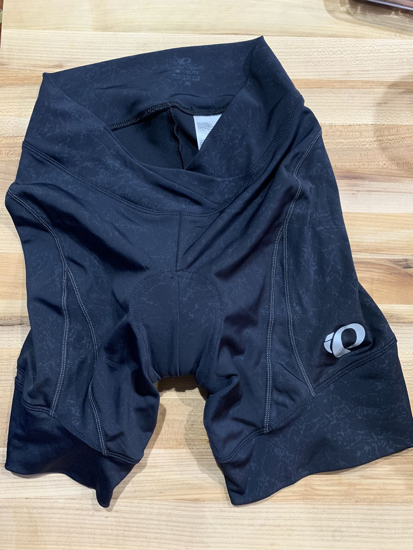 Pearl Izumi women’s Cycling shorts Medium