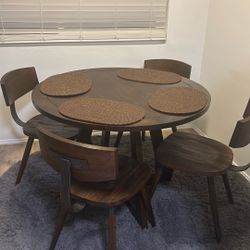 Living Spaces Dining Table, 4 Chairs