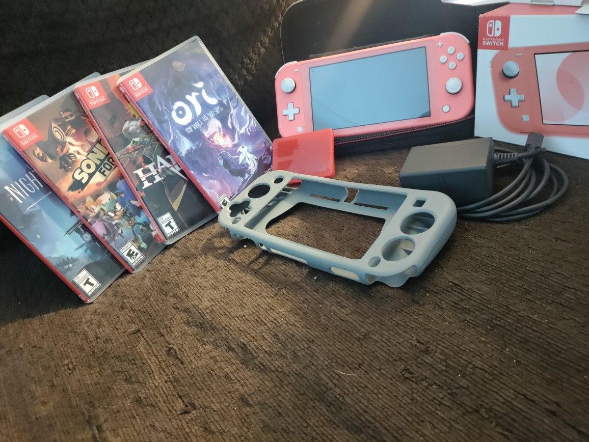 Nintendo Switch Lite Coral 