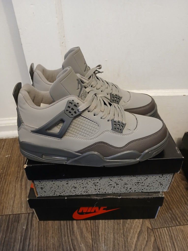 Air Jordan 4s Size 9.5