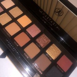 ANASTASIA SOFT GLAM PALETTE 