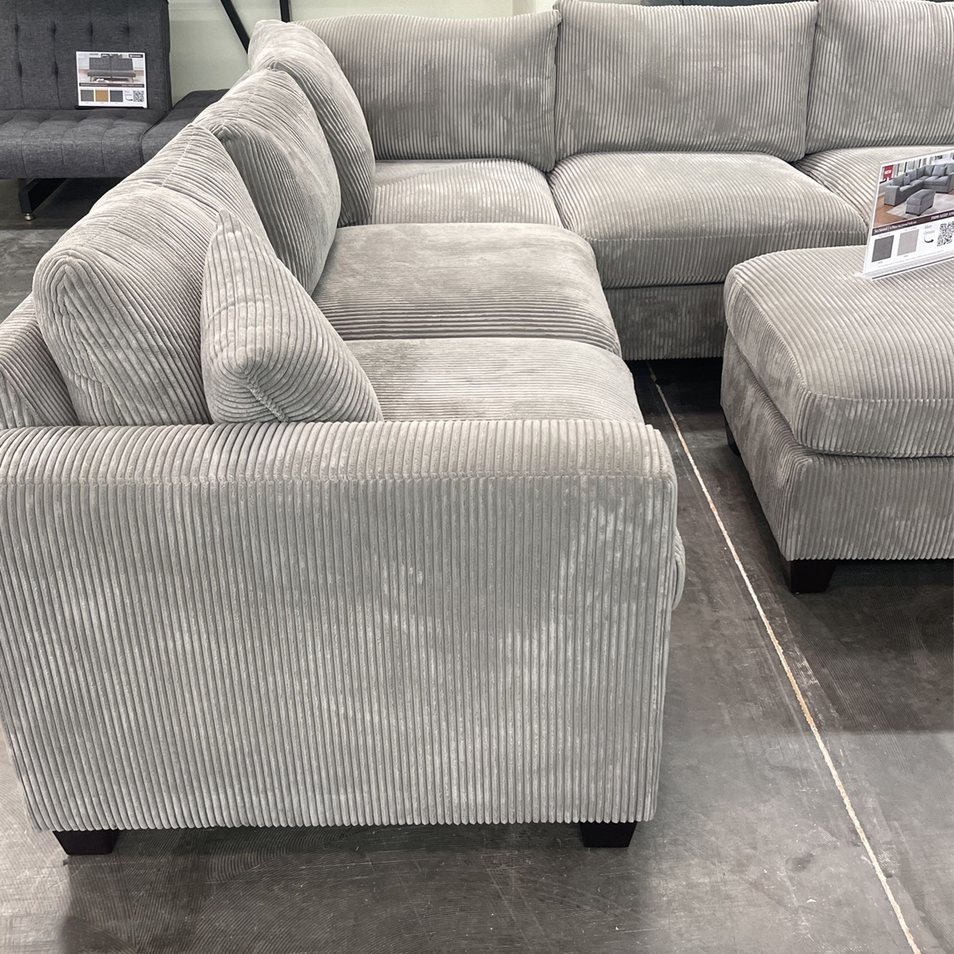 Grey Sectional Sofa With Ottoman