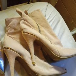 Womans Heels Size 9 