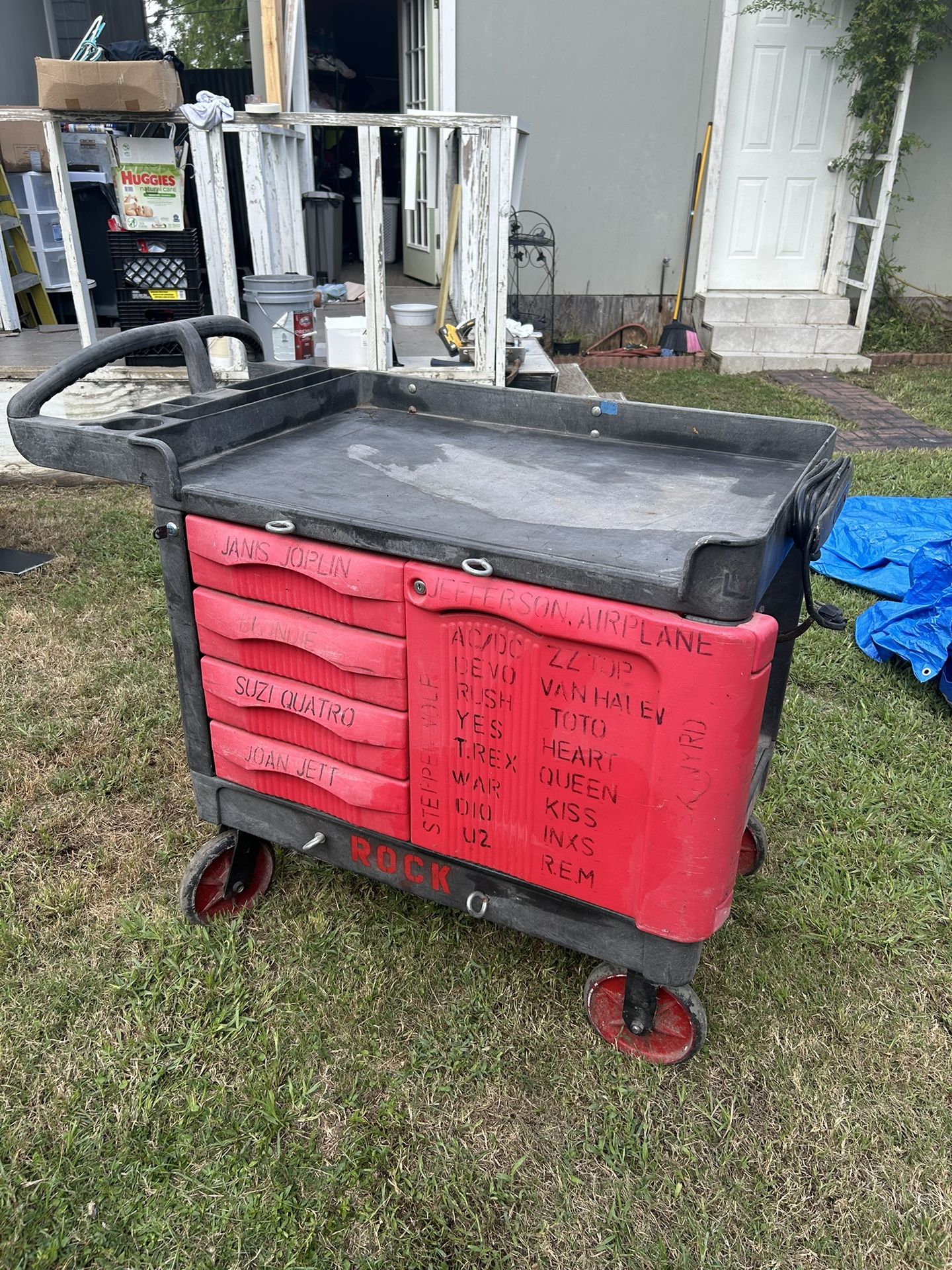 RubberMaid Utility Cart with Cabinets