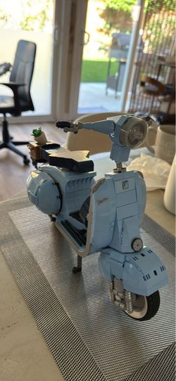 Lego Vespa