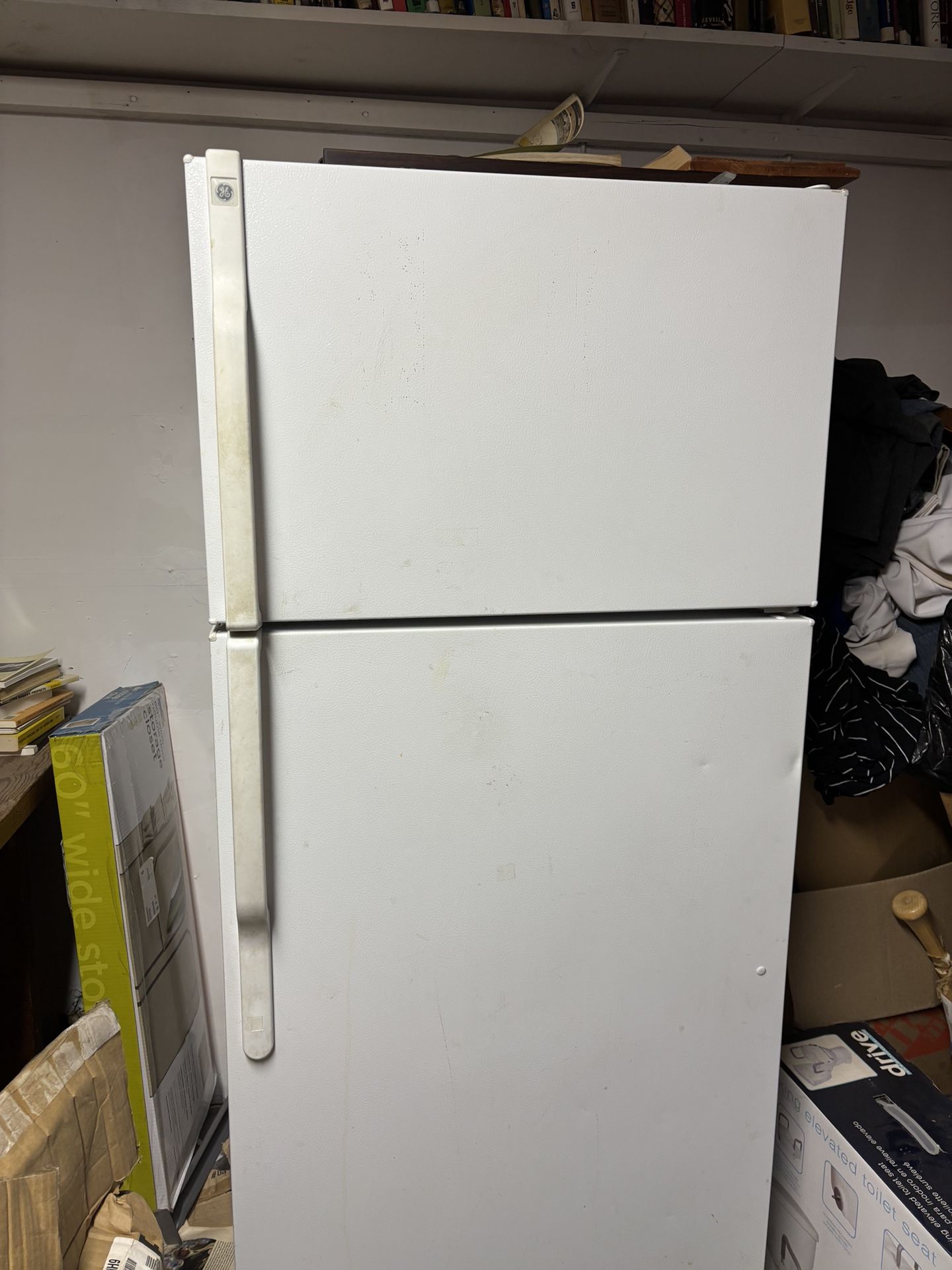Refrigerator 