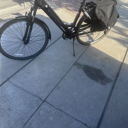700c Hyper Bicycles Class 2 E-Ride 36V Electric Commuter E-Bike for Adults, 350W Motor, Black