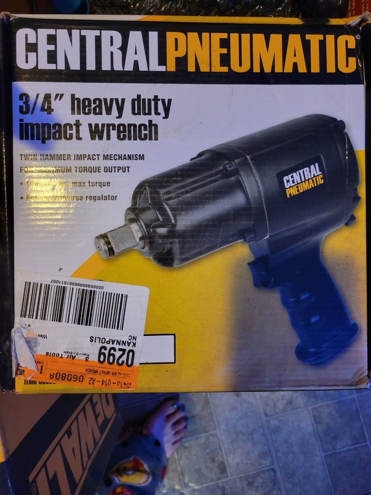 Central Pneumatic 3/4 in. Heavy duty Air Impact Wrench