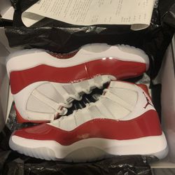 Jordan 11 Cherry DS SIZE 9