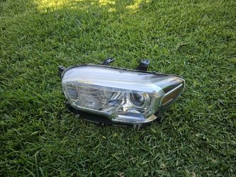 2016-2020 Toyota Tacoma Left Headlight OEM