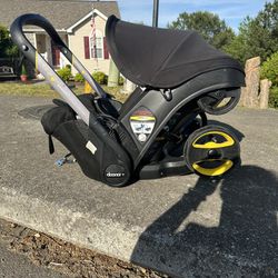 Newborn & Infant Doona Stroller W/ base
