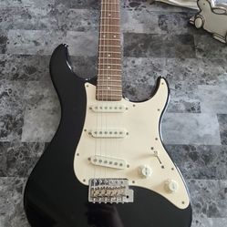 Yamaha EG303