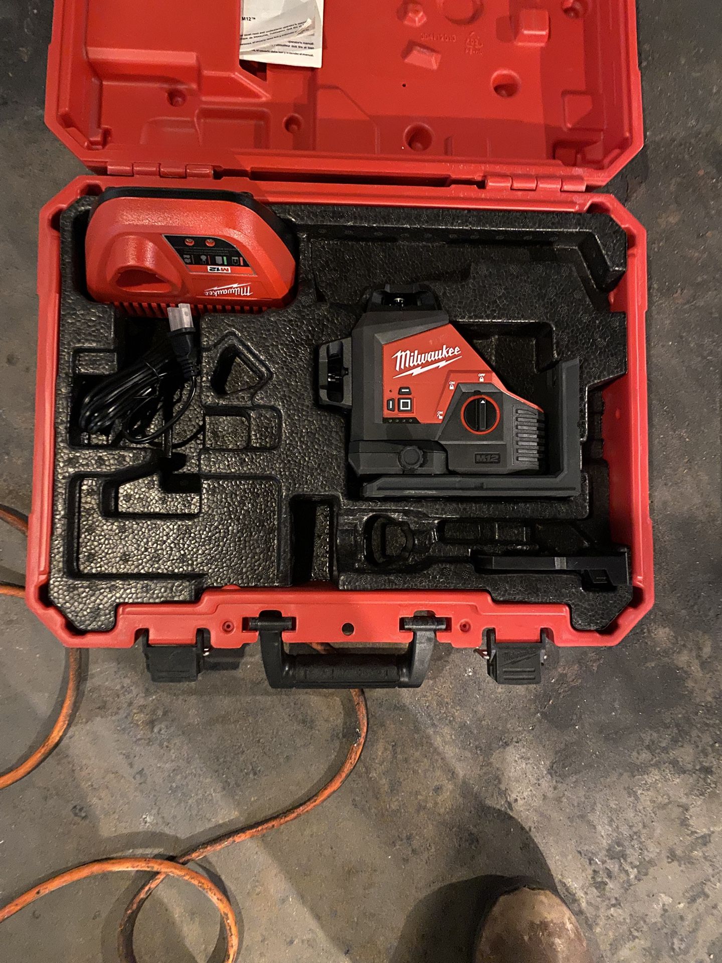 MILWAUKEE 3D  LASER