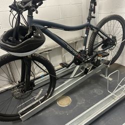 Blue REI Co-Op bike w/ lock and 