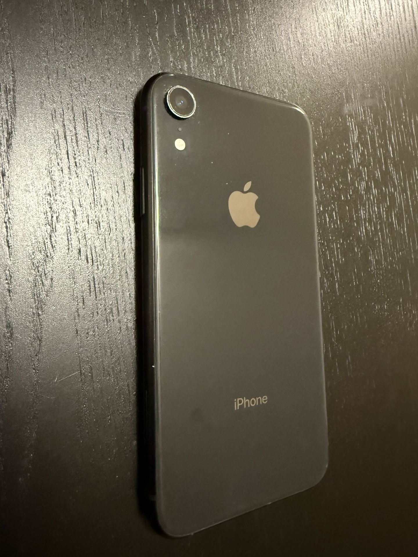 Iphone XR-64GB —— 110$