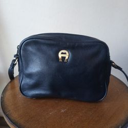 Vintage Aigner Crossbody Shoulder Bag. Midnight Blue