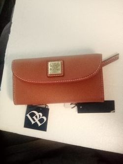Dooney & Bourke wallet
