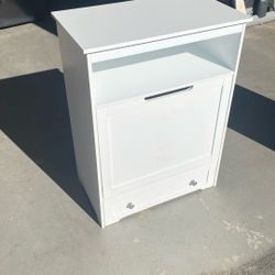 Pet Feeding Station Cabinet With Food Bowls