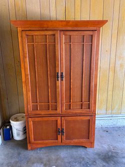 Tv stand dresssee
