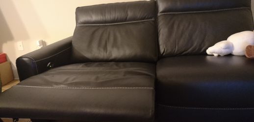 Chartrau dax leather loveseat with 2 power recliners