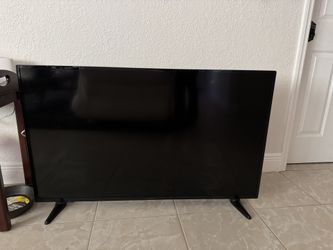 INSIGNIA TV 45 Inches 
