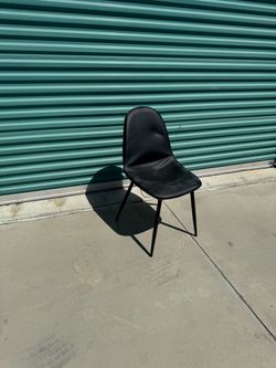 Black padded desk chair