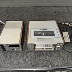 Vintage AKAI VCR & TUNER With Remote 